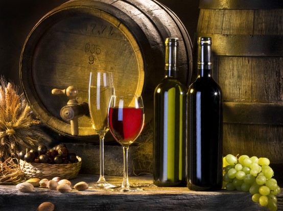 Czerwone wino dobre na próchnicę (źródło: Fotolia/PTWP) Próchnica boi się czerwonego wina?