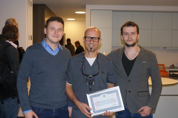 Certyfikat ambasadora BAD Markusowi Hurzelerowi wręczyli w Monachium Maciej Michalak oraz Bartosz Zawadzki (fot. BAD) Markus Hürzeler ambasadorem BE ACTIVE DENTIST