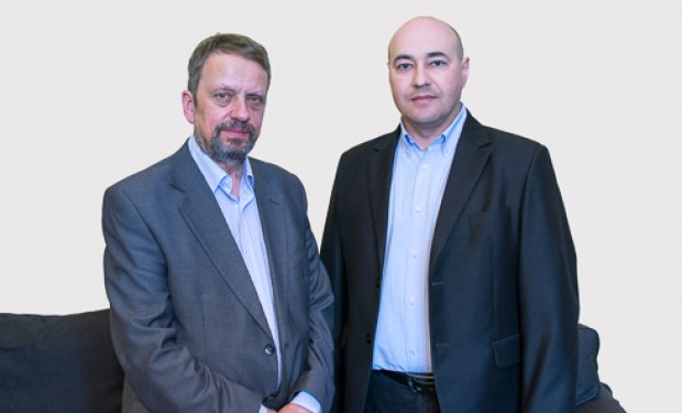 Prof. Andrzej Zieliński oraz dr inż. Tomasz Seramak – autorzy projektu (fot. Politechnika Gdańska) Podbudowy pod korony – szybciej i taniej