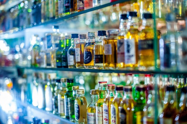Alkohol a choroby przyzębia (foto: pixabay) Alkohol wzmaga choroby przyzębia