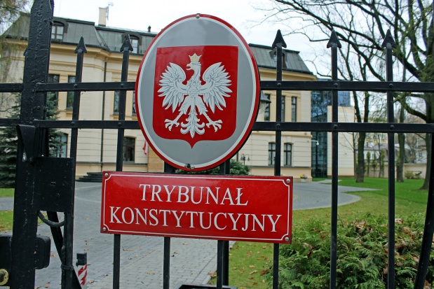 Trybunał Konstytucyjny nie zajmie się leczeniem endodontycznym (foto: wikimedia0 Leczenie endodontyczne zębów dwu- i trzykanałowych jedynie dla dzieci i ciężarnych