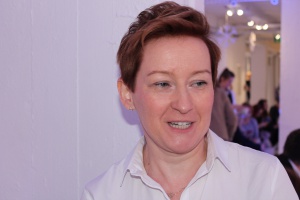 lek. dent. Małgorzata Skolimowska - Nakoneczna z kliniki Dental Harmony. (foto: infoDENT24.pl) Z paskami wybielającymi do dentysty