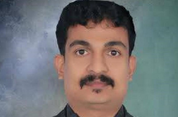 Dr Nizar Abdul Rahman, dentysta o nietypowym hobby (fot. Facebook) Dentysta ma kolekcję 10 tys. zębów