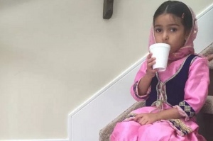 Amber Athwal na kilka dni przed zabiegiem Dziewczynka w śpiączce po zabiegu stomatologicznym