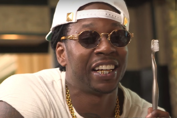 Raper 2 Chainz chciałby pod choinkę szczotkę do zębów Masz trochę pieniędzy? Kup pod choinkę: mydło, pastę, szczotkę i papier toaletowy