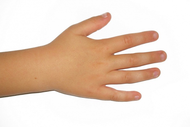 Obgryzanie paznokci to przywara 30 proc. dzieci i 45 proc. nastolatków (fot. pixabay) Stomatologiczna strona obgryzania paznokci