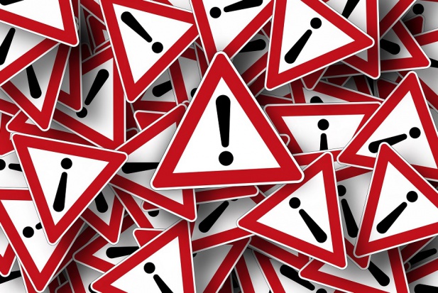 Dentyści zaniedbują ochronę oczu podczas pracy (fot. pixabay) Dentyści źle chronią oczy podczas utwardzania wypełnień