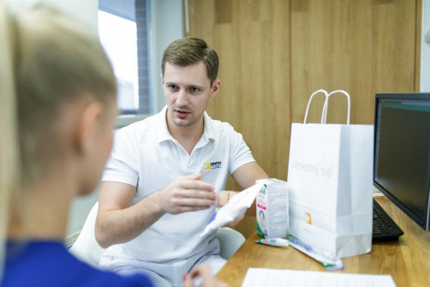 lek. dent. Tomasz Łukasik (Dentim Clinic) Co robić z pacjentem, gdy boli go ząb, którego nie ma