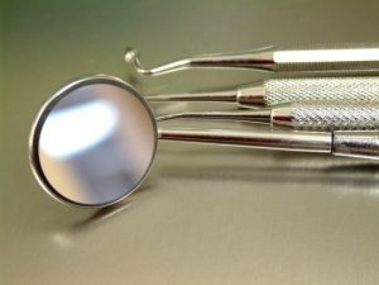 Wielka Brytania: jeden na dziewięciu dentystów nie przestrzega przepisów sanitarnych (źródło: sxc.hu) Wielka Brytania: jeden na dziewięciu dentystów nie przestrzega przepisów sanitarnych (źródło: sxc.hu)