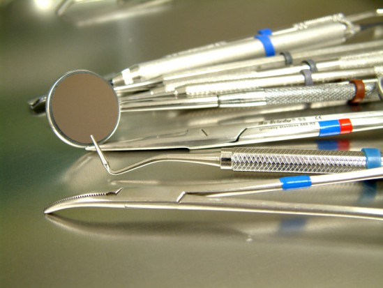 Odpowiedzialność dentysty za szkody wyrządzone w związku z użyciem sprzętu medycznego (źródło: sxc.hu) Odpowiedzialność dentysty za szkody wyrządzone w związku z użyciem sprzętu medycznego (źródło: sxc.hu)