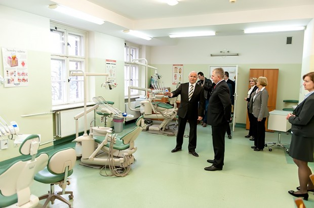 AM we Wrocławiu ma nową pracownię stomatologiczną (fot. Paweł Golusik) AM we Wrocławiu ma nową pracownię stomatologiczną (fot. Paweł Golusik)