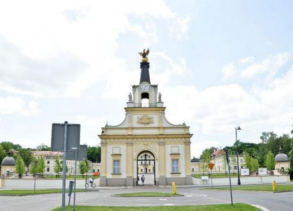 UM w Białymstoku rekrutuje kierowników i adiunktów (fot. Google Maps) UM w Białymstoku rekrutuje kierowników i adiunktów (fot. Google Maps)