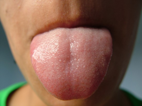 Język najlepszą szczoteczką do zębów (foto: sxc.hu)