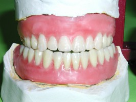 Technik dentystyczny - zawód mało opłacalny?