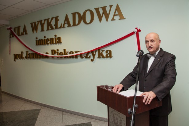 WUM uczcił pamięć prof. Janusza Piekarczyka WUM uczcił pamięć prof. Janusza Piekarczyka