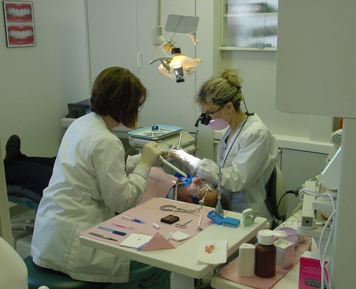 Leczenie stomatologiczne: co nowego w projekcie dotyczącym świadczeń gwarantowanych (foto: sxc.hu) Leczenie stomatologiczne: co nowego w projekcie dotyczącym świadczeń gwarantowanych (foto: sxc.hu)