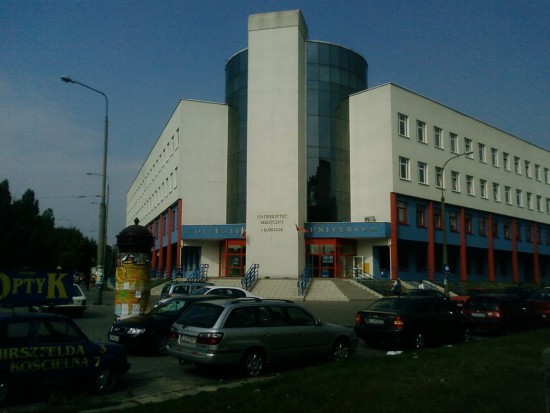 Uniwersytet Medyczny w Lublinie oczekuje na materiały stomatologiczne (źródło: Wikipedia) Uniwersytet Medyczny w Lublinie oczekuje na materiały stomatologiczne (źródło: Wikipedia)