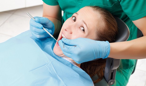 Kolejny dowód, że kobiety boją się dentysty bardziej od mężczyzn