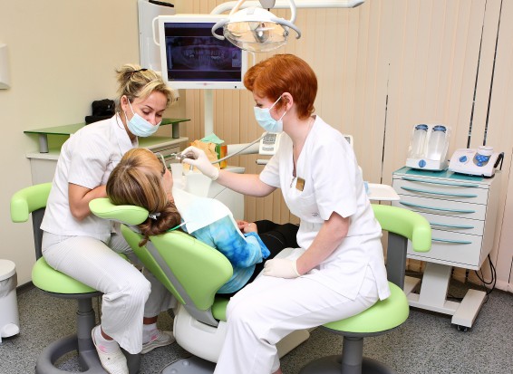 Dentysta w szkole może korzystać z danych osobowych uczniów (foto: Fotolia) Dentysta w szkole może korzystać z danych osobowych uczniów
