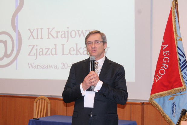 XII Krajowy Zjazd Lekarzy - głosy za ograniczeniem liczby lekarzy dentystów (Fot. infoDENT24.pl) XII Krajowy Zjazd Lekarzy - głosy za ograniczeniem liczby lekarzy dentystów