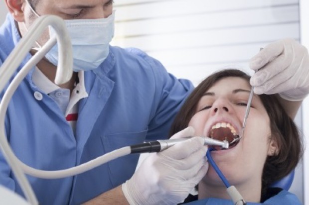 Komisja ORL ma prawo badać umiejętności językowe lekarza dentysty, ale jak? (foto: freedigitalphotos) Komisja ORL ma prawo badać umiejętności językowe lekarza dentysty, ale jak?