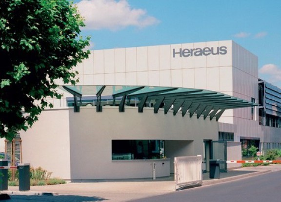 Kol-Dental rozpoczyna współpracę z Heraeus Kulzer (źródło: Heraeus) Kol-Dental rozpoczyna współpracę z Heraeus Kulzer