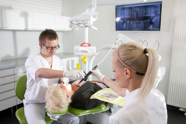 W Dentim Clinic Dzień Matki już trwa (źródło: Dentim Clinic) W Dentim Clinic Dzień Matki już trwa