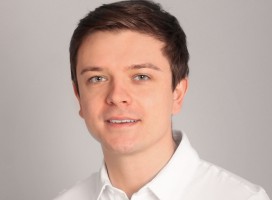 Konrad Zarod - magia mikroskopu. Usuwanie złamanych narzędzi z kanału (opis przypadku)