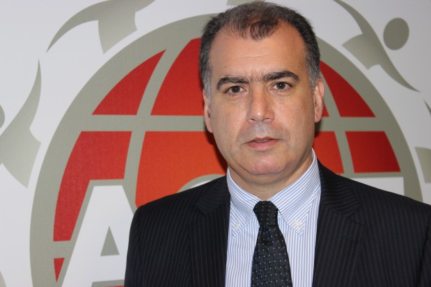Georgios Tsakos: dzieci urodzone w 2026 roku i później, powinny pozostać wolne od próchnicy całe życie (fot. infoDENT24.pl) Georgios Tsakos (ACFF): dzieci urodzone po 2025 roku powinny pozostać wolne od próchnicy całe życie
