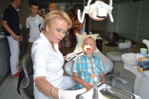 Dr Elżbieta Sujka: zęby mieszkańców Domu Dziecka w Szymonowie są w bardzo dobrym stanie