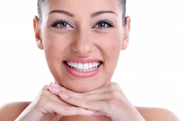 Metody: Bassa, Fones, Peeling, Stillman - to najczęściej rekomendowane przez dentystów techniki szczotkowania zębów (fot. Fotolia/PTWP) Zmodyfikowana metoda Bassa – najpopularniejsza, ale czy najlepsza?