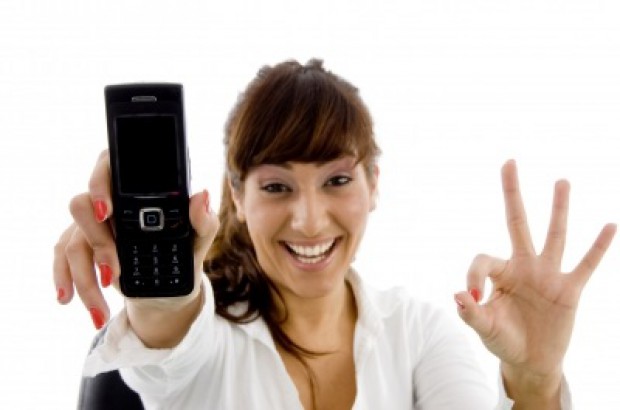 Telefonia komórkowa ze szczoteczką do zębów w tle (foto: freedigitalphotos) Inwigilująca szczoteczka do zębów