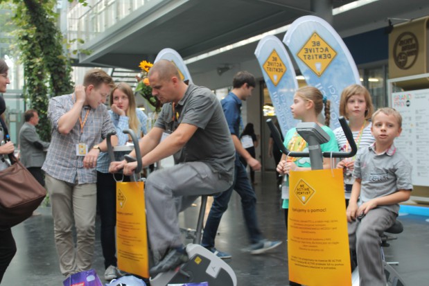 W trakcie trzech dni akcji Fundacja BAD wykręciła prawie 1000 złotych (fot. infoDENT24.pl) Fundacja Be Active: ponad 300 km na rowerze dla chorego stomatologa