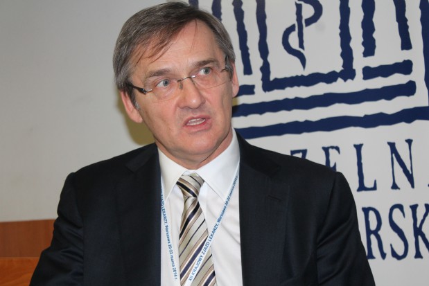 Maciej Hamankiewicz (na zdjęciu) zwraca uwagę, że członkowie innych korporacji płacą wyższe składki (fot. infoDENT24.pl) Szef NRL (znów) tłumaczy się z podniesienia składki