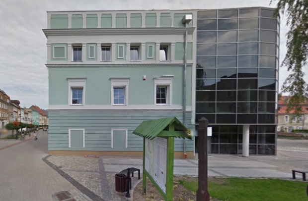 Urząd Miejski w Kowarach (źródło: Google Maps) „Zdrowy uśmiech