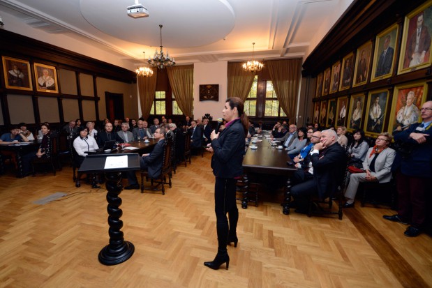 Na zdjęciu dr Violetta Szycik, szefowa European Dental Implant Institute Vivadental (fot. materiały prasowe) Tanie implanty z Polski coraz bliżej