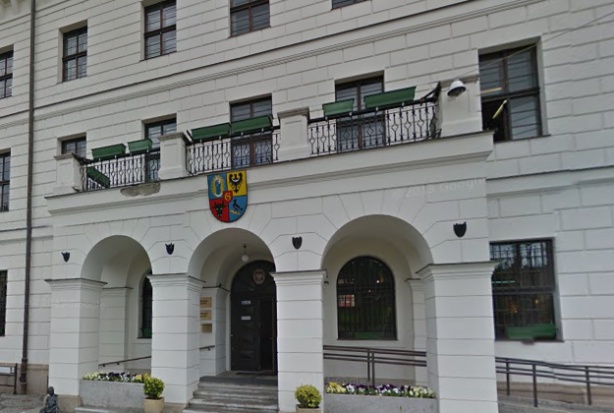Głogów Urząd Miasta (źródło: Google Maps) Głogów: stomatolog w budżecie obywatelskim?