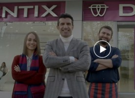 Legendy Barcelony i Realu promują klinikę dentystyczną