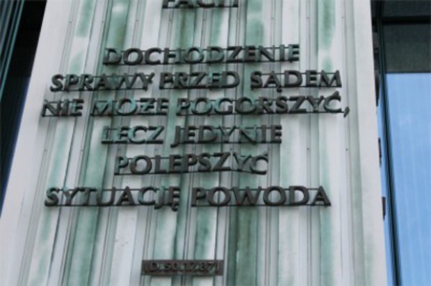 32 tys. zł za wadliwe leczenie (foto: infoDENT24.pl) Proces w sprawie wadliwego leczenia dentystka przegrała w 58 proc.