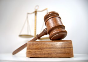 Błędy medyczne – placówka prywatna częściej idzie na ugodę