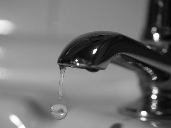 Fluoryzacja wody pod znakiem zapytania (foto: sxc.hu) Fluoryzacja wody kończy się niedoczynnością tarczycy