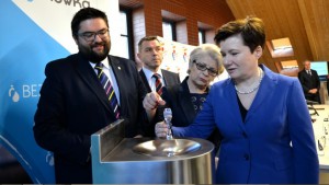 Szkoła: źródełka wody pitnej w walce z próchnicą