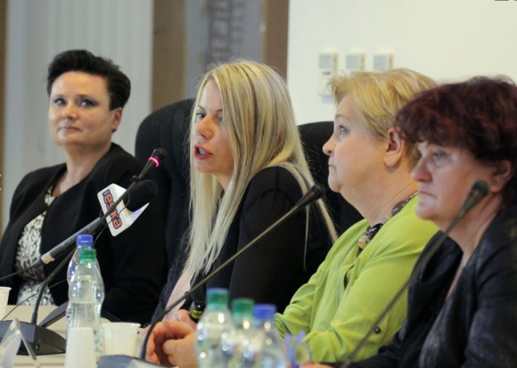 Dentyści alarmują - mamy epidemię próchnicy i wskazują sposoby walki z chorobą (fot. NIL) Próchnica szaleje - dentyści nie składają broni