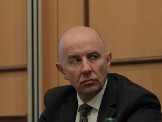 Wiceminister zdrowia Cezary Cieślukowski (foto: Fotolia/PTWP) Cezary Cieślukowski: wprowadzimy wskaźnik korygujący w stomatologii dziecięcej