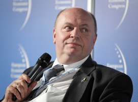 Poseł Piotr Chmielowski: zmuśmy rodziców do kontrolowania uzębienia swoich dzieci