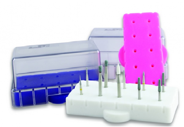 Opatentowany produkt Shofu Dental Corporation Silikonowe stojaki podwyższają bezpieczeństwo sterylizacji