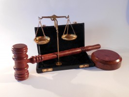 Umowa o dzieło, czy umowa zlecenie (foto: pixabay) Ortodontka: to były umowy zlecenia, ZUS to były umowy o dzieło