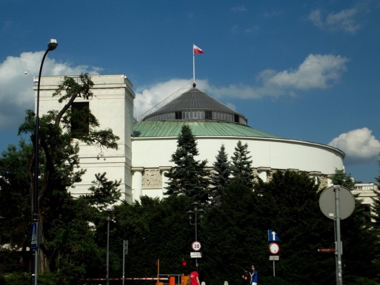 Sejm (foto: wikimedia0 Co posłowie wiedzą o stomatologii dziecięcej