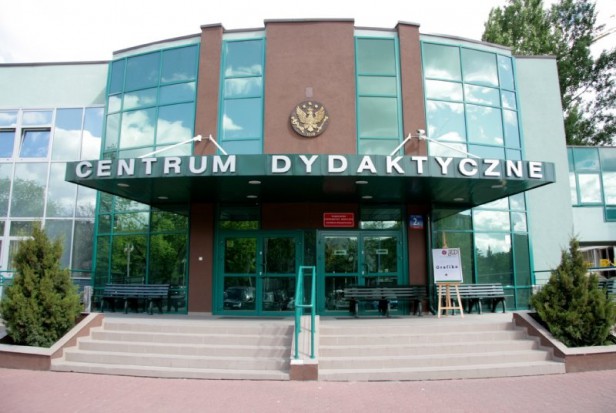 WUM rozdaje dyplomy (foto: pixabay) WUM: dyplomy licencjackie na kierunkach techniki dentystyczne oraz higiena stomatologiczna