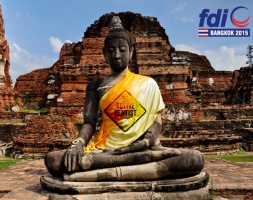 FDI 2015 w Bangkoku Be Active Dentist ostrzy sobie zęby na Bangkok